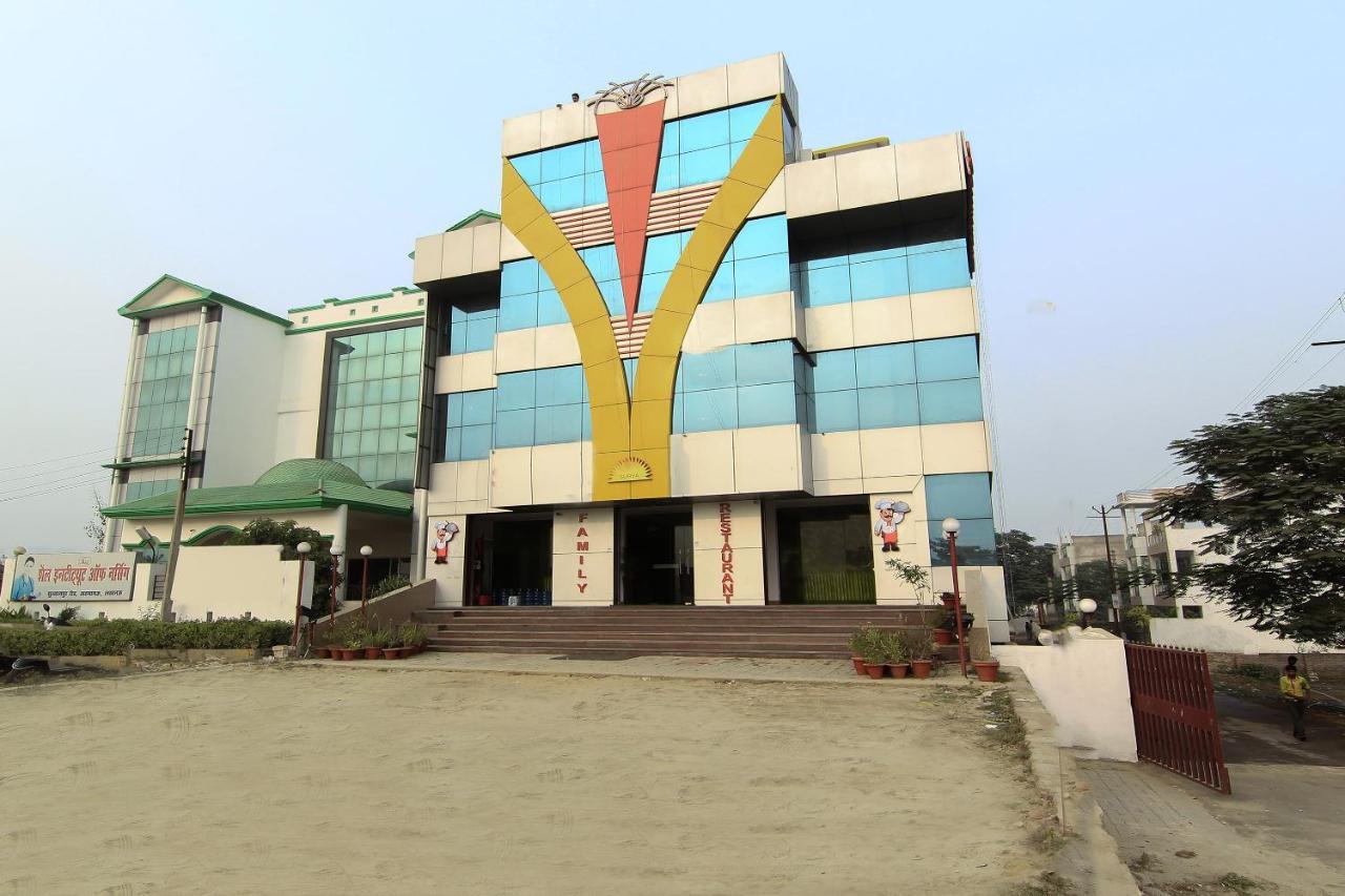 Collection O 4731 Hotel Surya Continental Lucknow Exterior foto